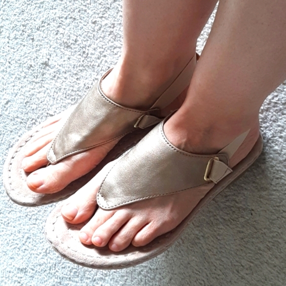 Cliffs by WHITE MOUNTAIN Gold Thong Sandals with Cushion Sole & Rubber Wedge - Picture 3 of 17